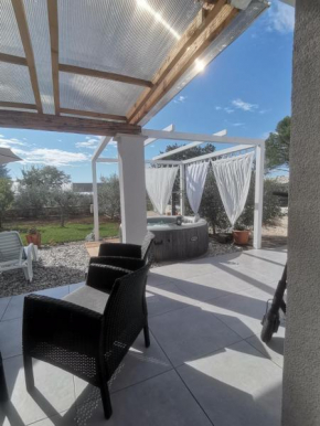Villa Molo, Novigrad